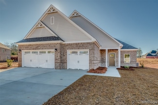 309 Currituck Dr, Troy, AL 36079