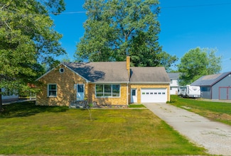 3329 Estes St, Norton Shores, MI 49441