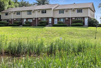 28 Churchill Way Unit 28, Newington, CT 06111