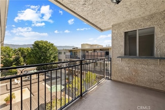 277 Pleasant St Unit 310, Pasadena, CA 91101