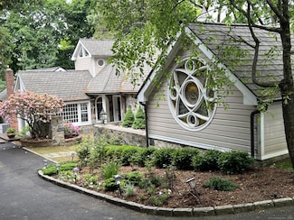 132 Old North Stamford Rd, Stamford, CT 06905