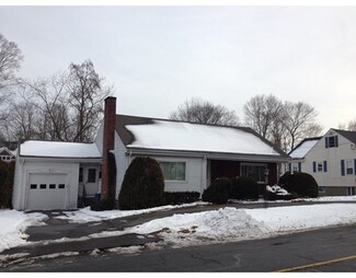 114 Pleasant St, Wakefield, MA 01880