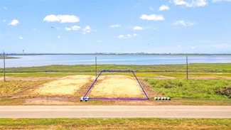 15 Bay Ave, Surfside Beach, TX 77541