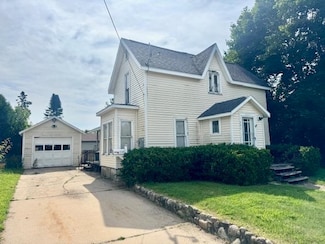 907 Franklin St, Petoskey, MI 49770