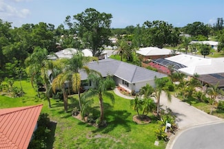 3313 Pembrook Dr, Sarasota, FL 34239