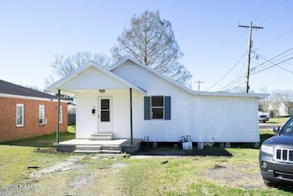 109 N Suire St, Erath, LA 70533
