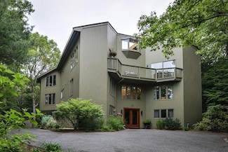 15 Wildwood Dr, Sherborn, MA 01770