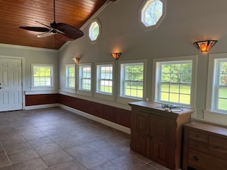 201 Spruce Rd, Brunswick, GA 31525