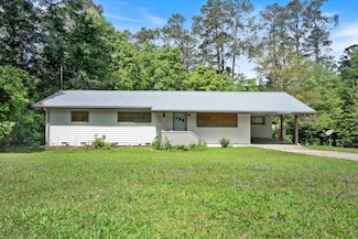 24 Sunset Rd, Laurel, MS 39440