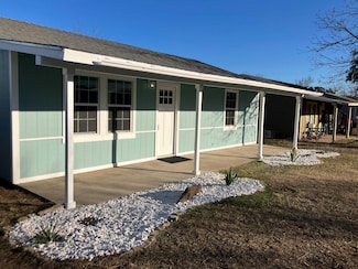 823 Magnolia Ln, Cottonwood Shores, TX 78657