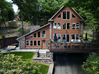 71 Lake Dr, Lake Harmony, PA 18624