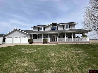 2 2 Crystal Ct, St. James, MN 56081