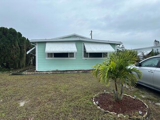 8070 SE Eagle Ave, Hobe Sound, FL 33455