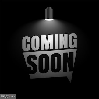 17239 Greenwood Dr, Round Hill, VA 20141