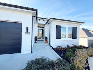 13459 W 148th Cir, Olathe, KS 66062