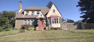 2702 E State St, Rockford, IL 61108