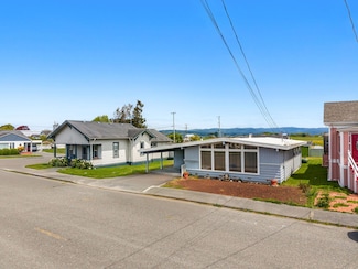1282 Madison St, Ferndale, CA 95536