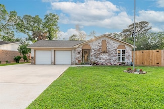 5308 Tanglebriar Dr, Dickinson, TX 77539