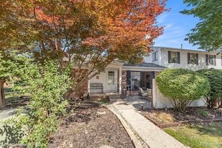 38836 Golfview Dr E, Clinton Township, MI 48038