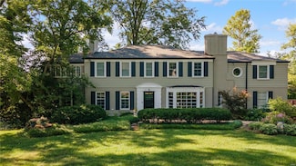 51 Frontenac Estates Dr, Saint Louis, MO 63131