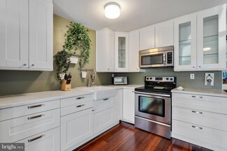 20 Cheshire Ct, Southampton, NJ 08088