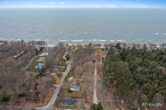 VL Riley St, Holland, MI 49424