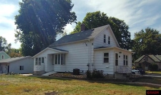 201 Saint Marys St NE, Sleepy Eye, MN 56085