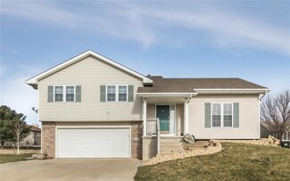 701 Hickory Ct, Dallas Center, IA 50063