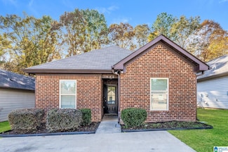 576 Kincaid Cove Ln, Odenville, AL 35120