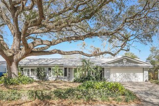 157 Birchwood Dr, Maitland, FL 32751