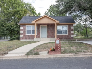 1518 Rochester St, Bryan, TX 77803