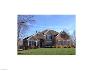711 Dominion Dr, Kent, OH 44240