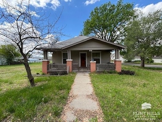 501 S A St, Herington, KS 67449