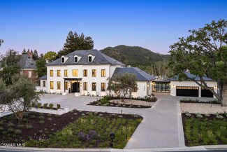 264 W Stafford Rd, Thousand Oaks, CA 91361