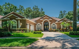 2417 Valrico Forest Dr, Valrico, FL 33594