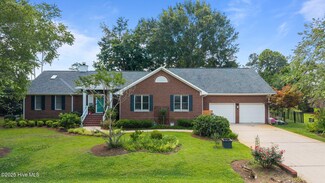 110 Mariners Ct, New Bern, NC 28562