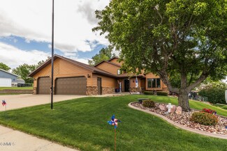 902 Saint Thomas Trail, Mandan, ND 58554
