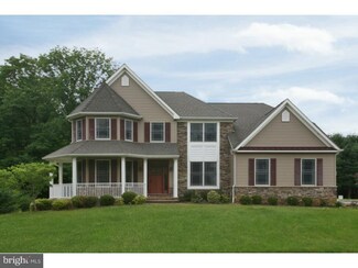 8 Cullen Way, Trenton, NJ 08620