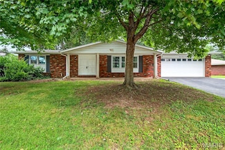 401 Willowbrook Ln, Collinsville, IL 62234