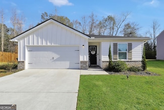 135 Catalpa Rd, Milner, GA 30257