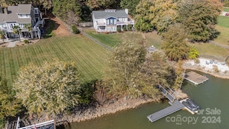 332 Queens Cove Rd, Mooresville, NC 28117