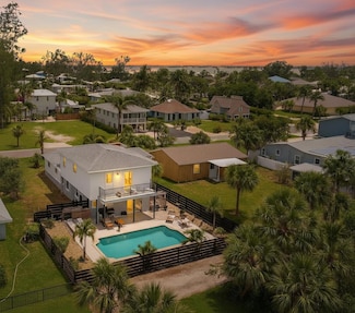 580 Russell St, Longboat Key, FL 34228