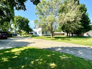 518 E Main St, Fremont, MI 49412