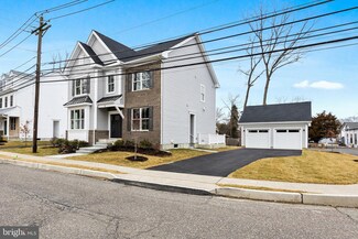 6 Broad St, Medford, NJ 08055