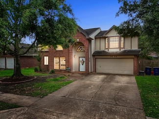 1814 Oak Valley Dr, Kemah, TX 77565