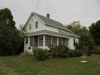 11 Lawn Ave, Rockland, ME 04841