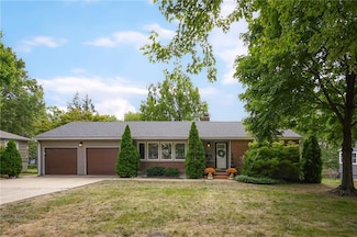 3305 W 71st St, Prairie Village, KS 66208