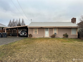 321 S Holly Dr, Moxee, WA 98936
