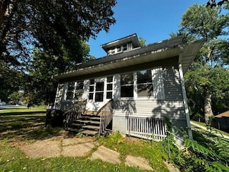 900 N Dodge St, Iowa City, IA 52245