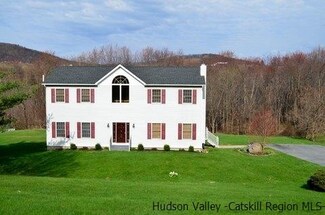 16 Ridgecrest Dr, Milton, NY 12547